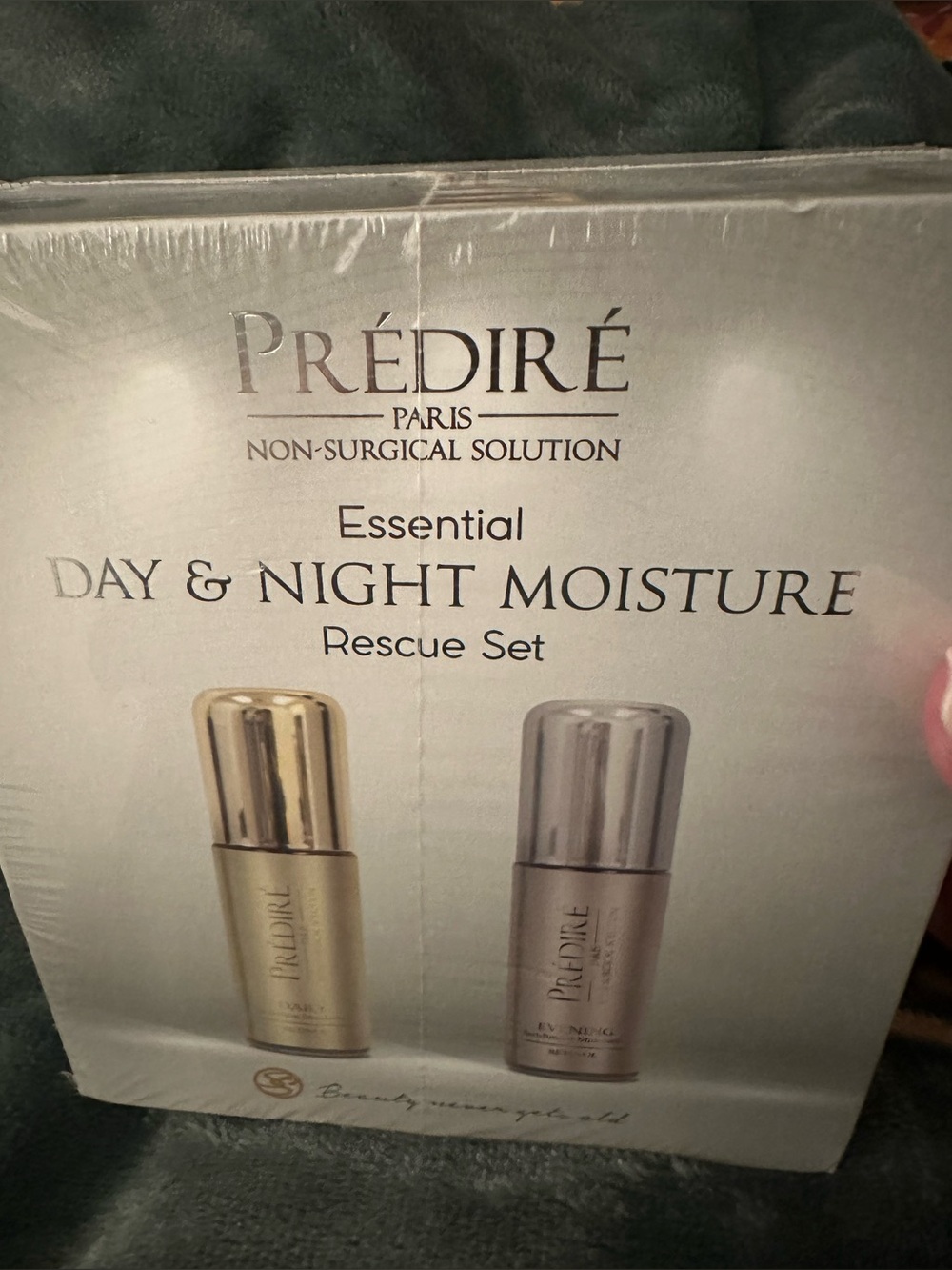 Prédiré Essential Day & Night Moisture Rescue Set- Sealed